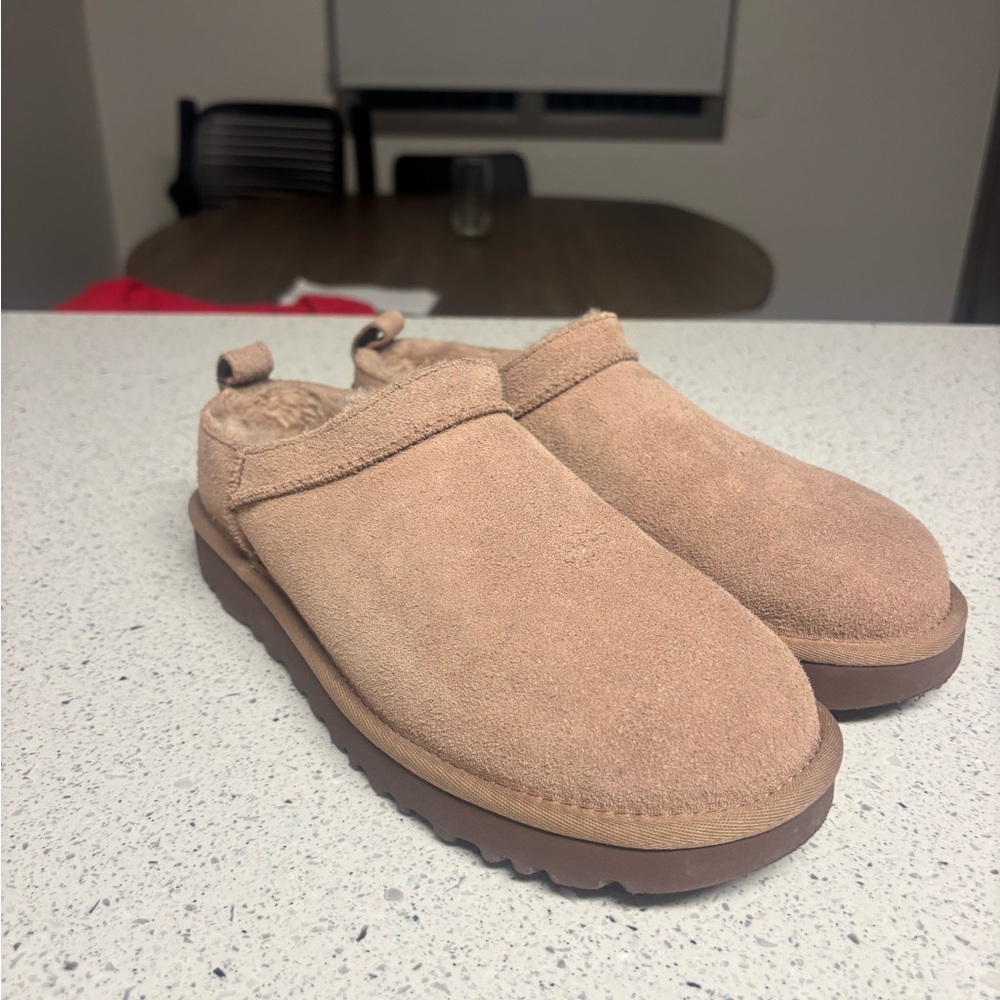 coquette UGG Women's Tan Slippers